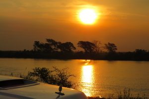 Sonnenuntergang am Zambezi River