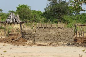 Hausbau im afrikanischen Busch